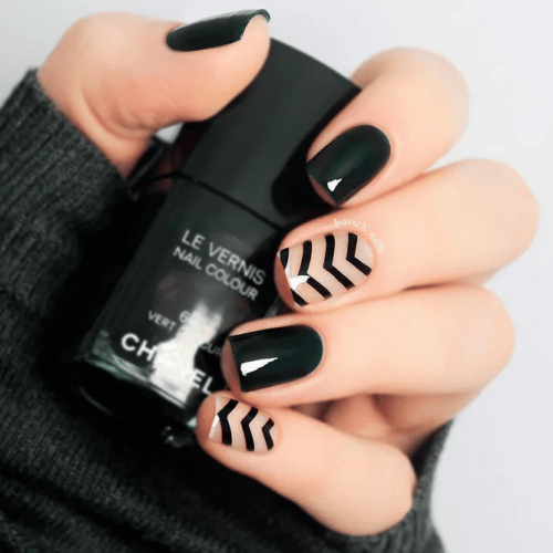 Graphic-Nails-Are-Always-Stylish-2