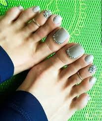 Gray-Toe-Nail-Colors-6