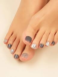 Gray-Toe-Nail-Colors-9