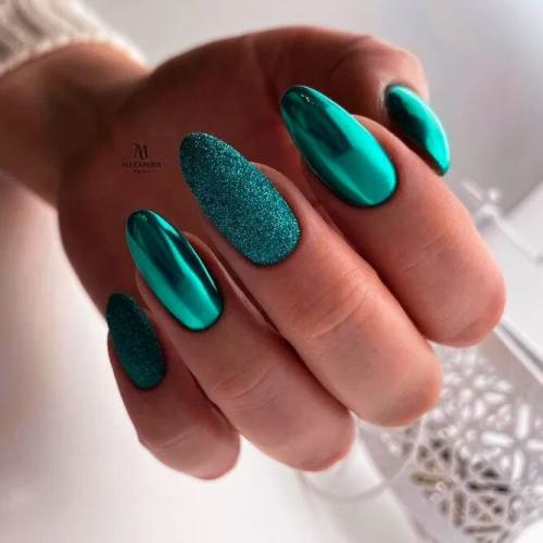 Green-Almond-Shaped-Nails-2