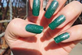 Green-Ombre-Nails-4