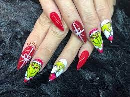 Grinch-Christmas-Nails-3