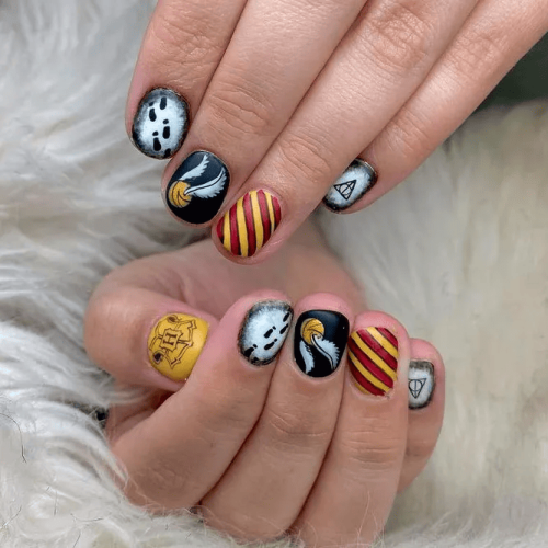Gryffindor-Nail-Art-Ideas-1