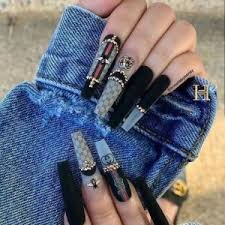 Gucci-Nail-Designs-8