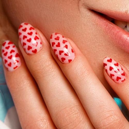 Hearts-for-Valentines-Day-Nails-3