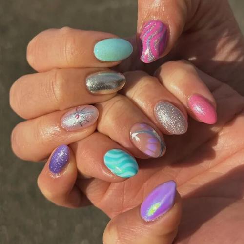 Holographic-Manicure-1