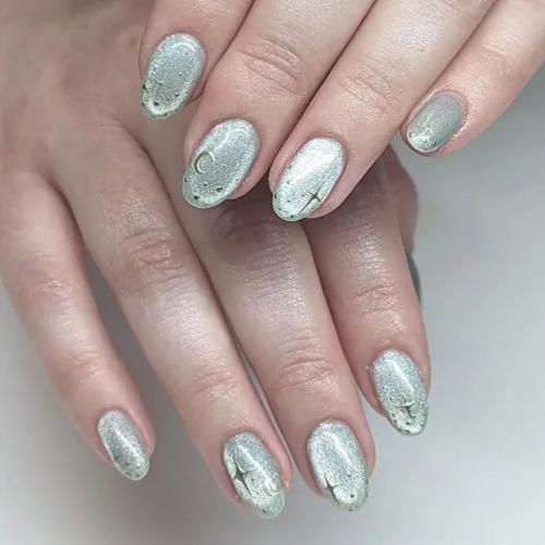 Holographic-Manicure-2