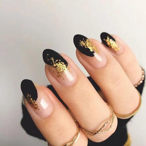 Incredible-Black-Nail-Art-2