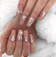 Innocent-Nude-Nails-With-Luxurious-Rhinestones-2