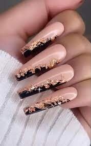 Innocent-Nude-Nails-With-Luxurious-Rhinestones-3