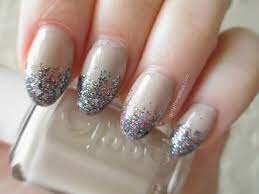 Ivory-Nails-With-Glitter-Gradient-2