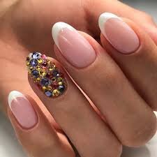 Jewels-on-Shorties-Nails-2