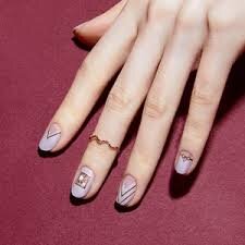 Jewels-on-Shorties-Nails-6