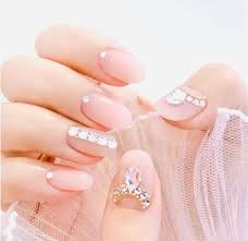 Jewels-on-Shorties-Nails-9