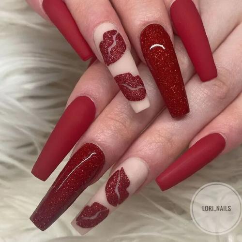 Kisses-for-Happy-Valentines-Day-Nails-1