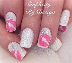 Kisses-for-Happy-Valentines-Day-Nails-6