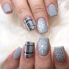 Knitted-Pattern-For-Christmas-Nails-3