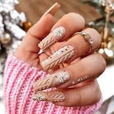 Knitted-Pattern-For-Christmas-Nails-4