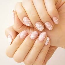 Lacey-Wedding-Nail-Idea-4