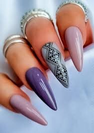 Lavender-Shades-For-Almond-Shaped-Nails-7