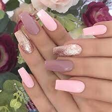 Light-Mauve-Nails-with-Roses-2