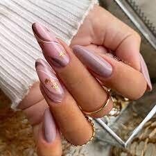 Light-Mauve-Nails-with-Roses-3