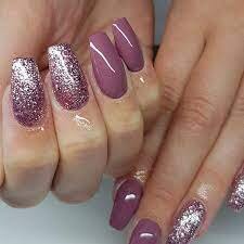 Light-Mauve-Nails-with-Roses-6