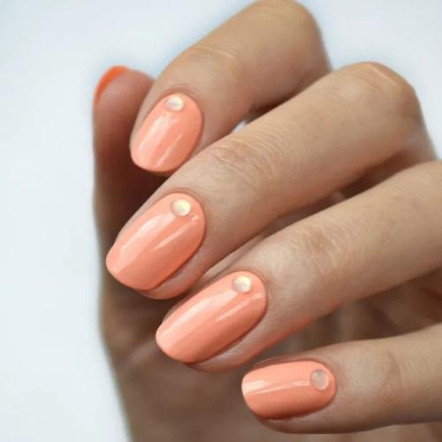 Light-Peach-Color-Nails-to-Refresh-Your-Look-2