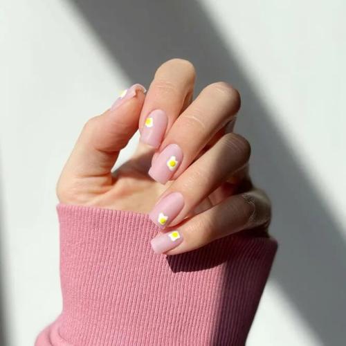 Light-Pink-Nude-Nails-1