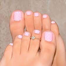 Light-Toe-Nail-Colors-To-Try-6