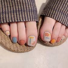Light-Toe-Nail-Colors-To-Try-7