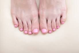 Light-Toe-Nail-Colors-To-Try-9