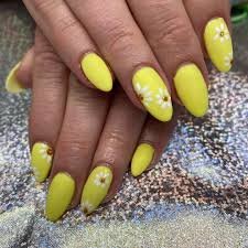 Light-in-the-Dark-Yellow-Mani-7