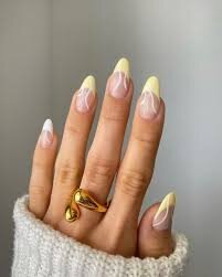 Light-in-the-Dark-Yellow-Mani-9