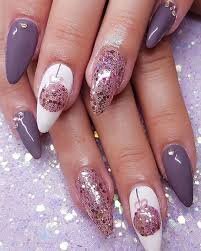 Lilac-and-White-Christmas-Nails-4