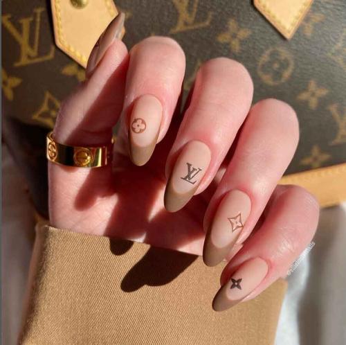 Louis-Vuitton-Luxury-Nail-Art-2