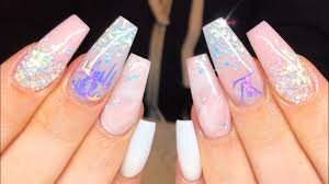 Louis-Vuitton-Luxury-Nail-Art-7