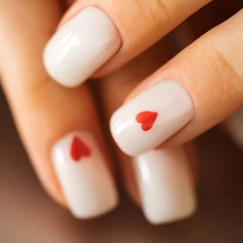 Love-Nails-When-a-Heart-is-a-Symbol-of-This-Day-2