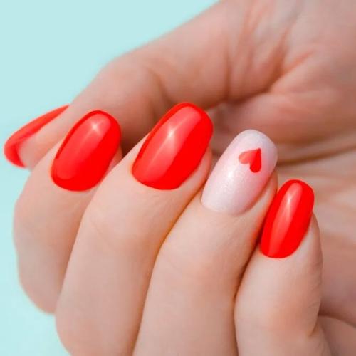 Love-Nails-When-a-Heart-is-a-Symbol-of-This-Day-4