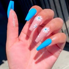 Lovely-Blue-Gradient-Coffin-Nails-5