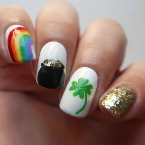 Lucky-Nails-With-Hand-Painted-Pot-of-Gold-2