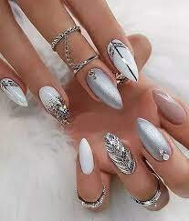 Luxury-Mani-With-Caviar-Accents-4