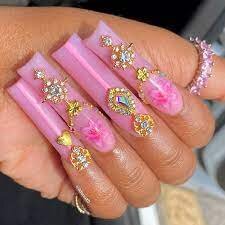 Luxury-Nails-With-Dazzling-Crystals-And-Studs-2