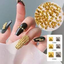 Luxury-Nails-With-Dazzling-Crystals-And-Studs-5