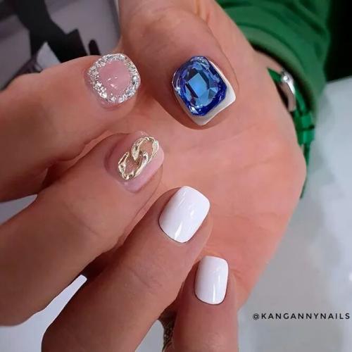 Luxury-Nails-With-Jewelry-Accents-2