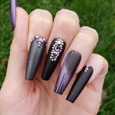 Luxury-Nails-With-Jewelry-Accents-4