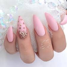 Luxury-Nails-With-Jewelry-Accents-6