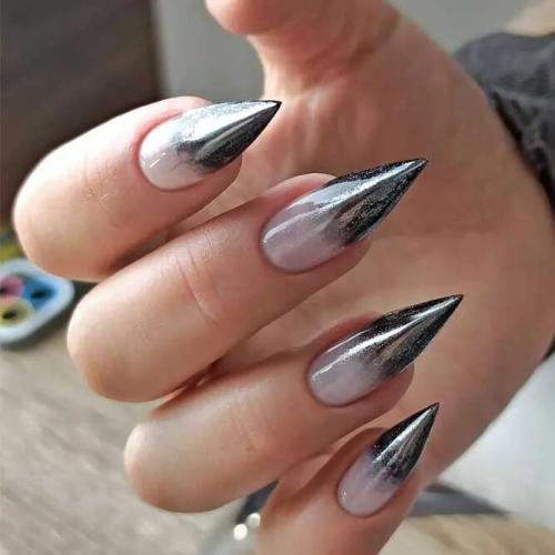 Luxury-and-Chic-Stiletto-Sassy-Nails-3