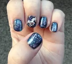 Magical-Holiday-Galaxy-Nails-Art-6