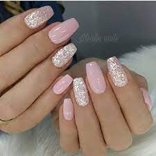 Manicure-with-Glitter-Accents-5